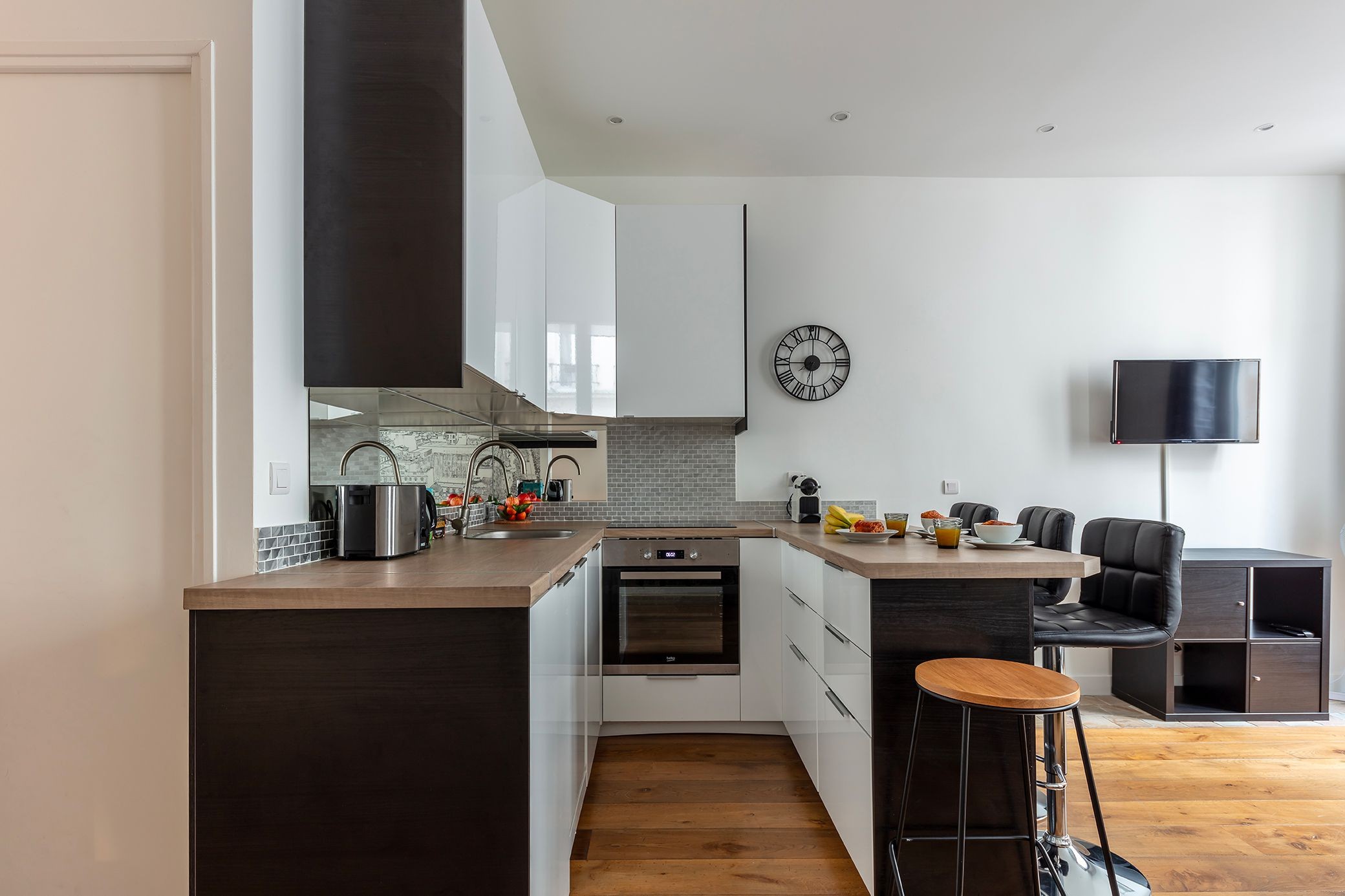 Supreme Comfort One Bedroom Apartment 101B