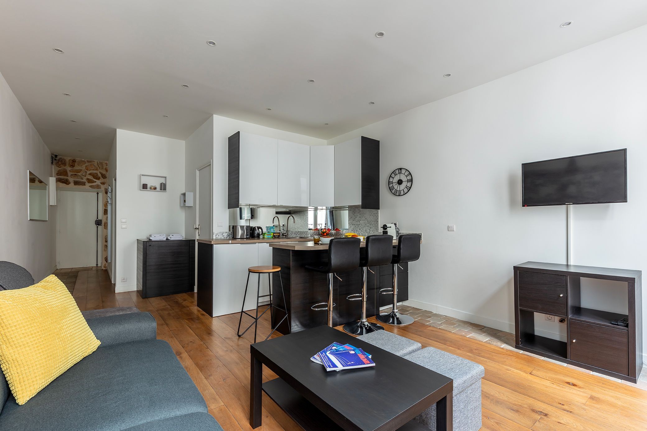 Supreme Comfort One Bedroom Apartment 101B