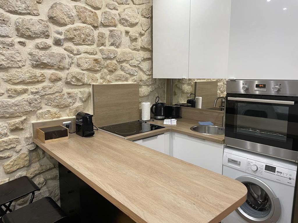 One Bedroom Apartment in Paris